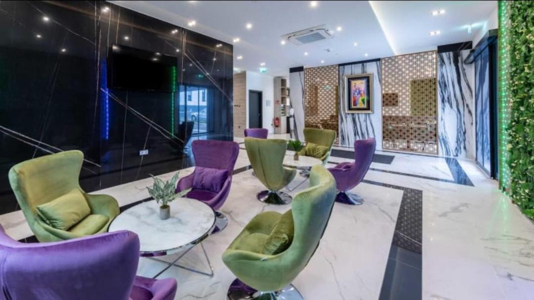 Hotel Business Bay Das Ehemalige Staycation Hotel ジンデルフィンゲン エクステリア 写真