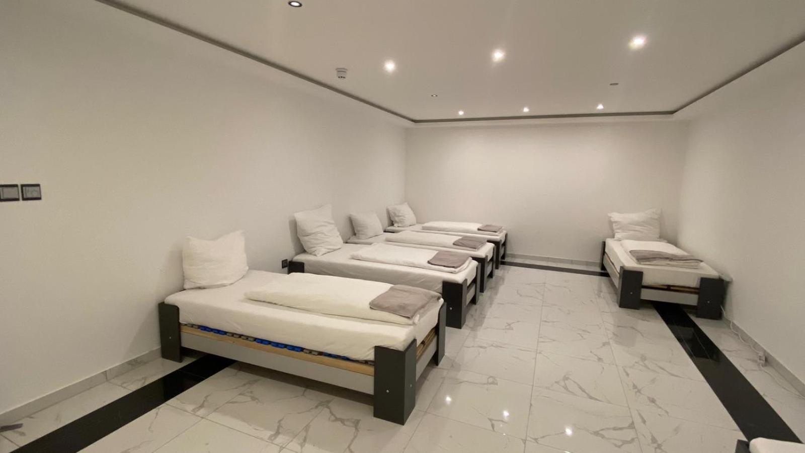 Hotel Business Bay Das Ehemalige Staycation Hotel ジンデルフィンゲン エクステリア 写真