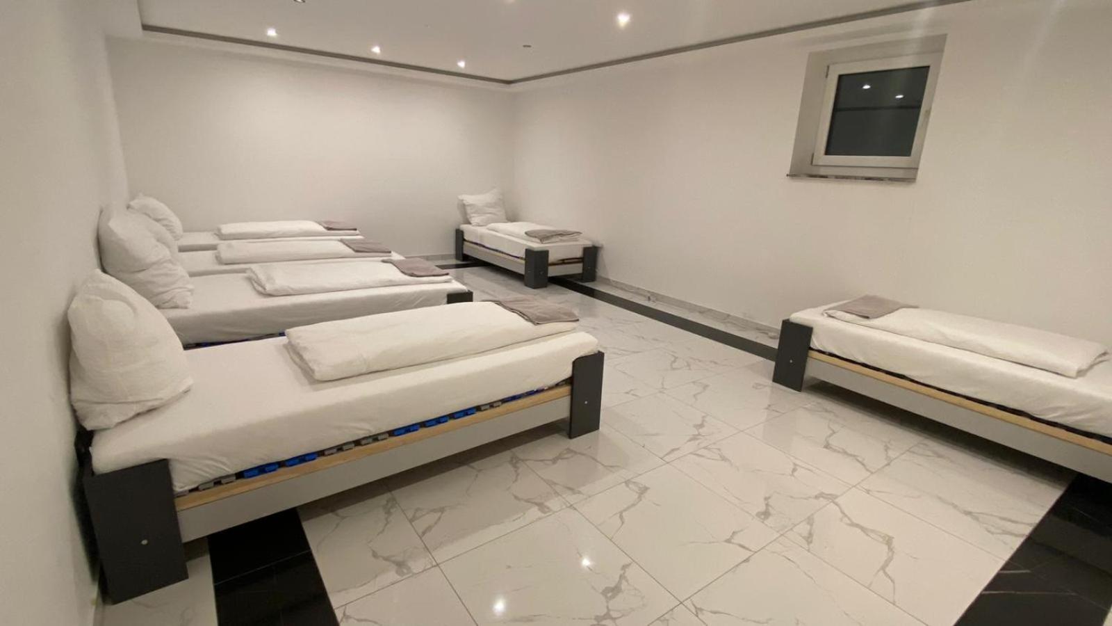 Hotel Business Bay Das Ehemalige Staycation Hotel ジンデルフィンゲン エクステリア 写真