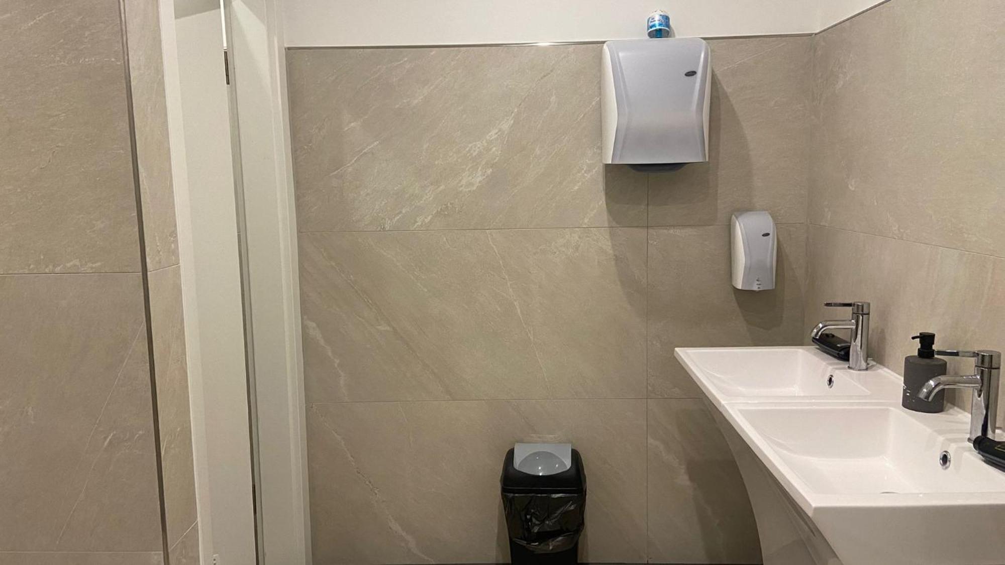 Hotel Business Bay Das Ehemalige Staycation Hotel ジンデルフィンゲン エクステリア 写真